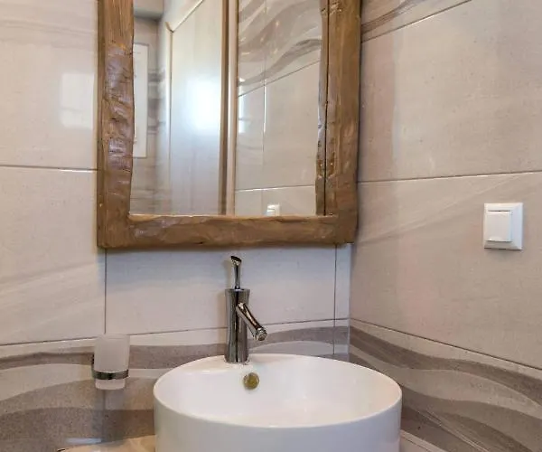 Lena Ii Apartament