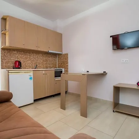 Lena Ii Apartment